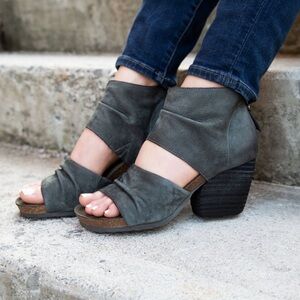 OTBT Patchouli Sandals *NWOT*